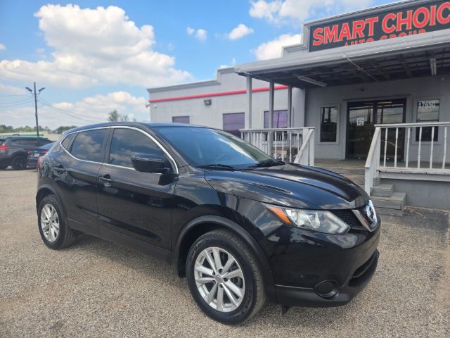 Nissan-Rogue Sport.