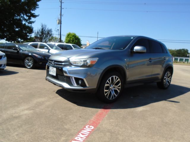 Mitsubishi-Outlander Sport.