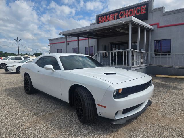 2016 Dodge Challenger SXT Plus's photo